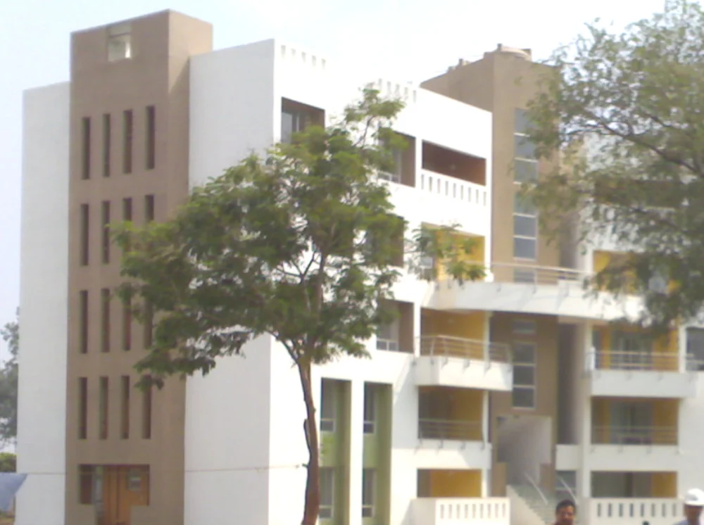 Piramal Glass Five Storey Excitative Accommodation