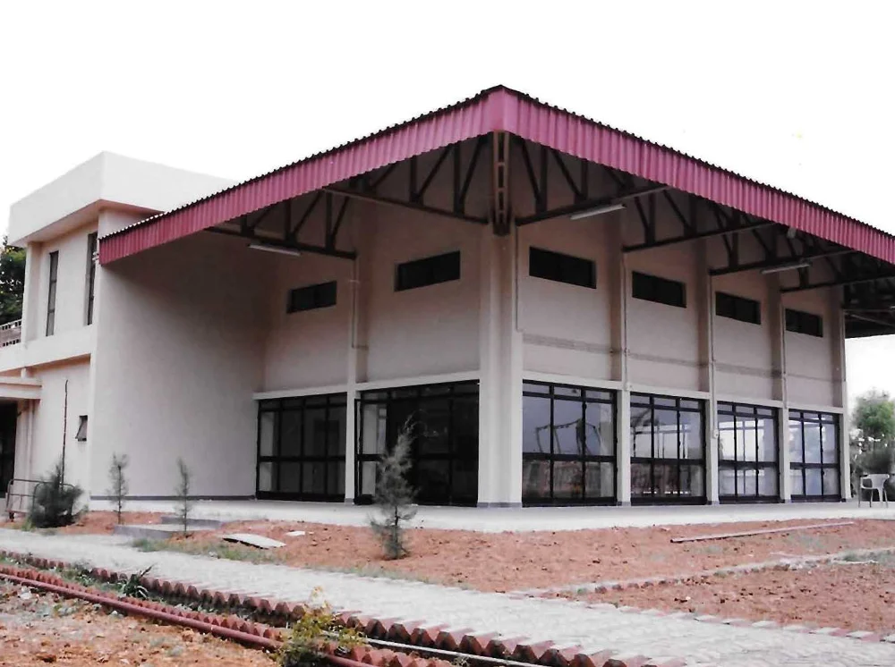 Piramal Glass Five Storey Excitative Accommodation